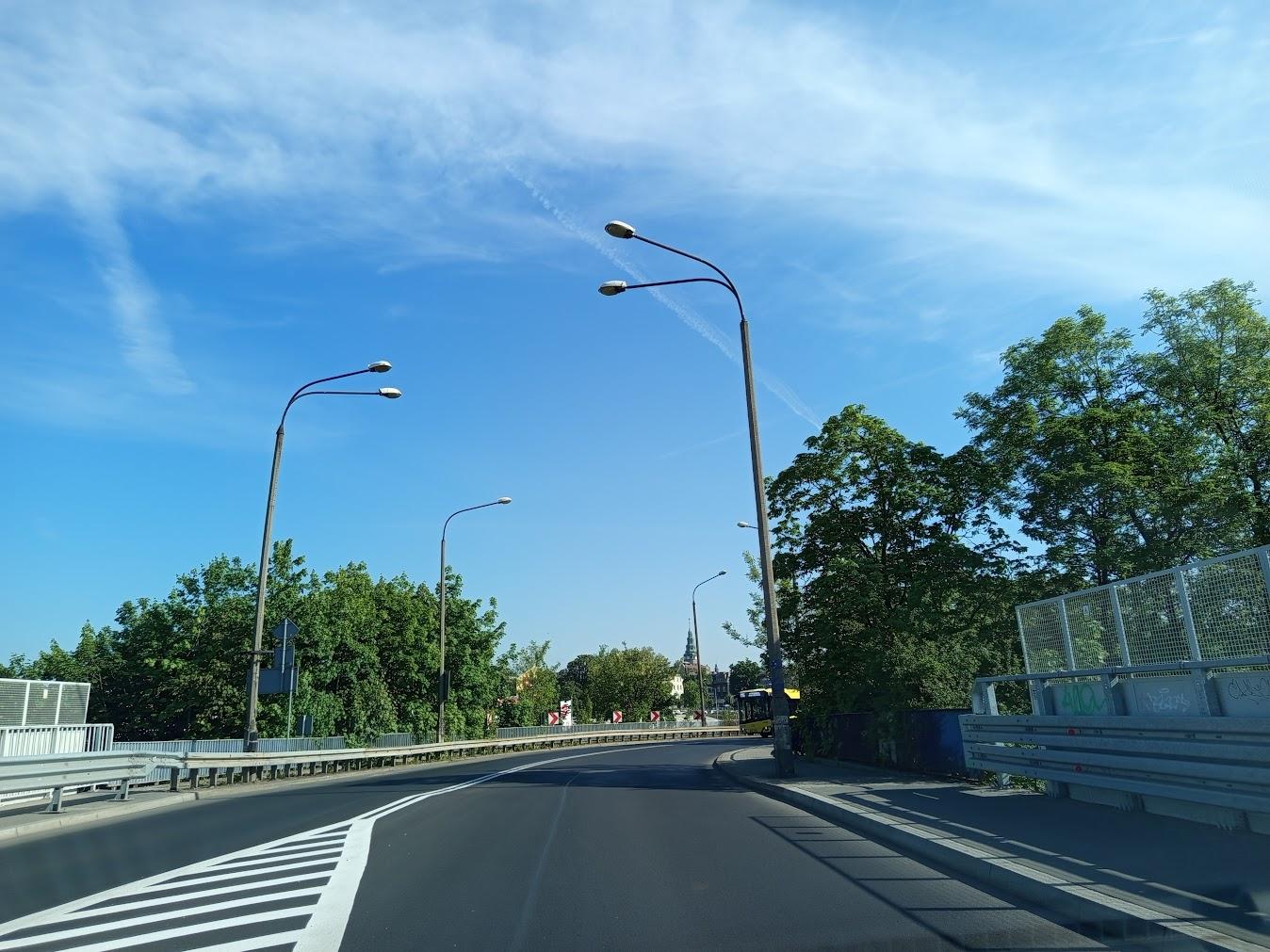 Fot. J. Jagiełło-Stiborska/ZDM Gliwice ulica, znak drogowy, budynek