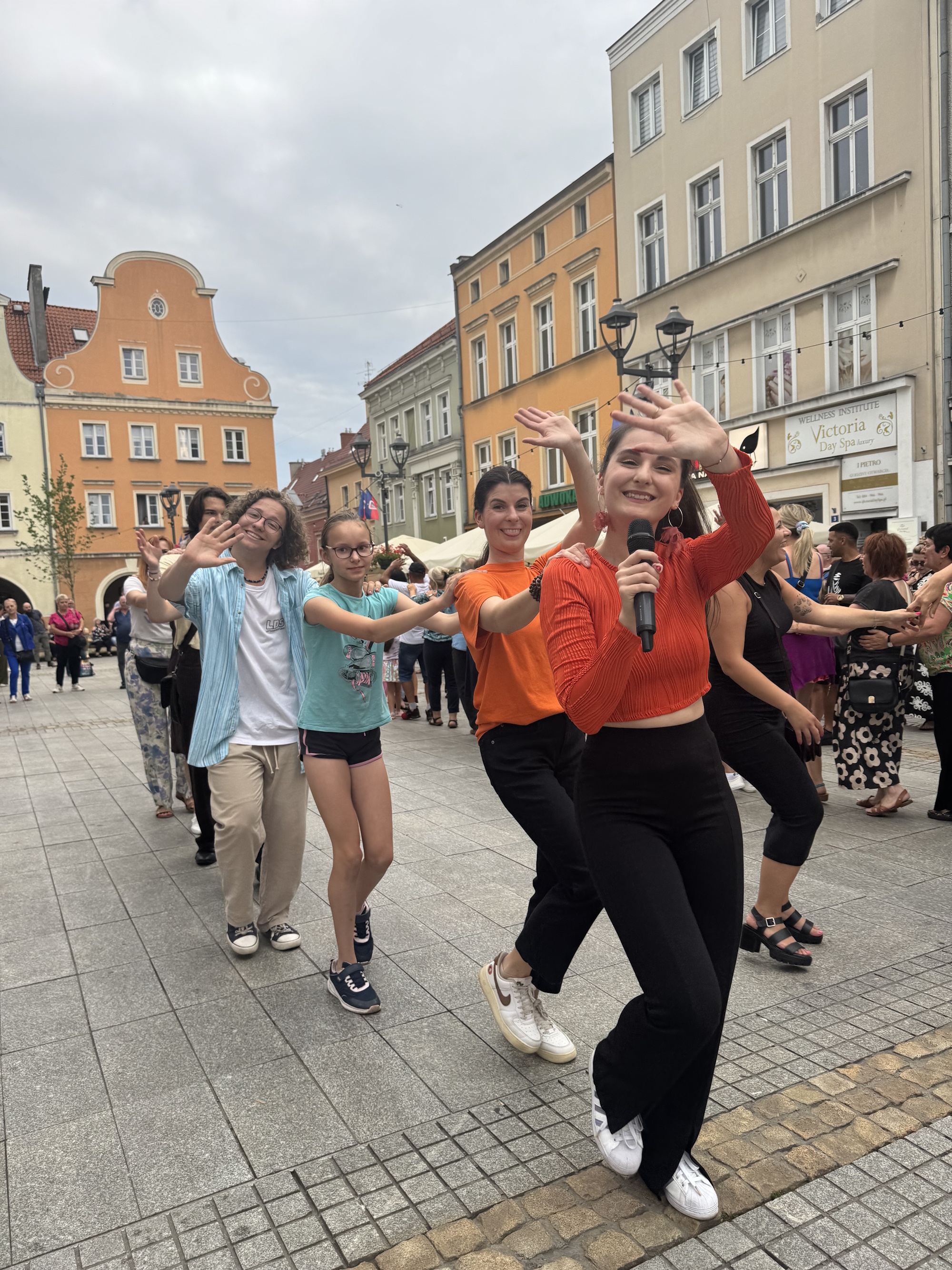 Fot. UM w Gliwicach Ludzie tańczą na Rynku