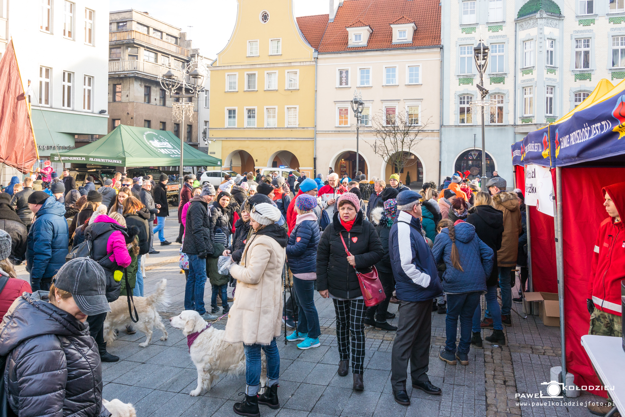 tłum ludzi na Rynku
