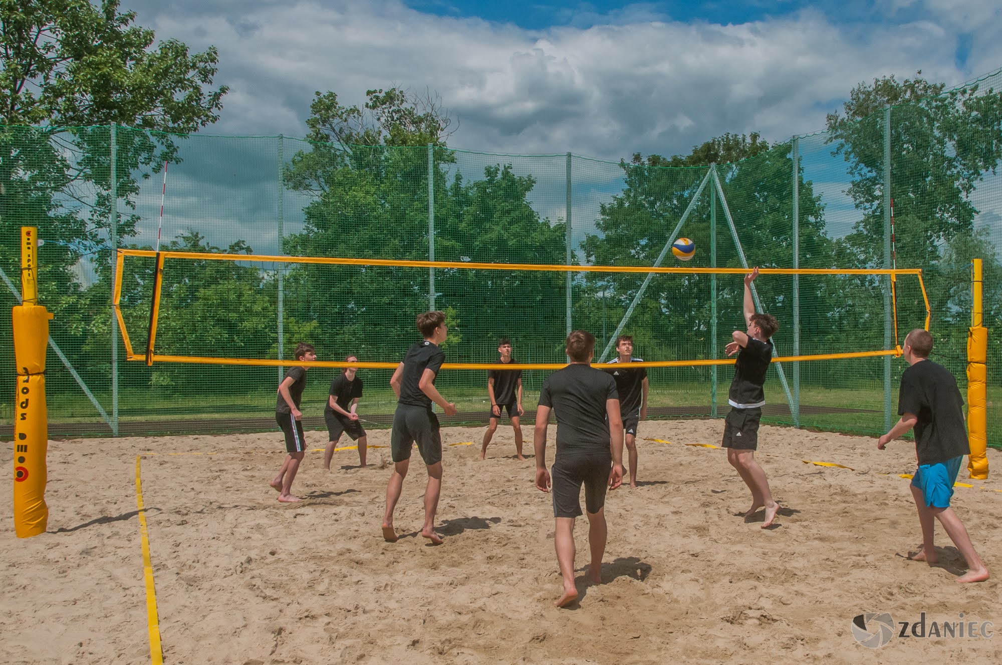 Otwarcie boiska do siatkówki plażowej wZSŁ w Gliwicach w ramach GBO