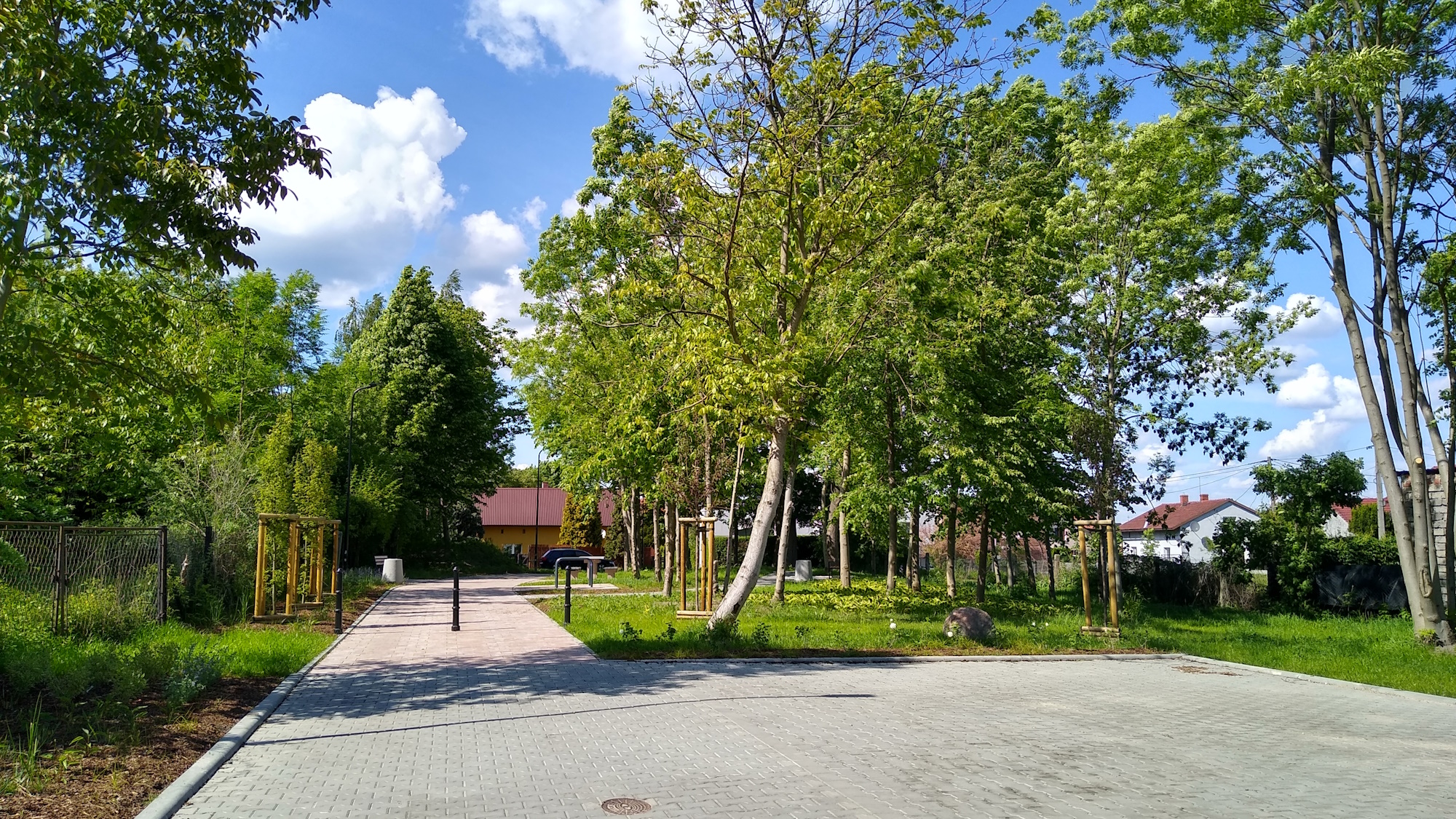 park kieszonkowy na wyremontowanym łączniku w Ostropie
