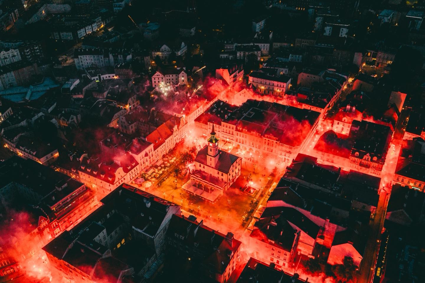 feta na |Starówce - race, sztuczne ognie, ujęcie z góry