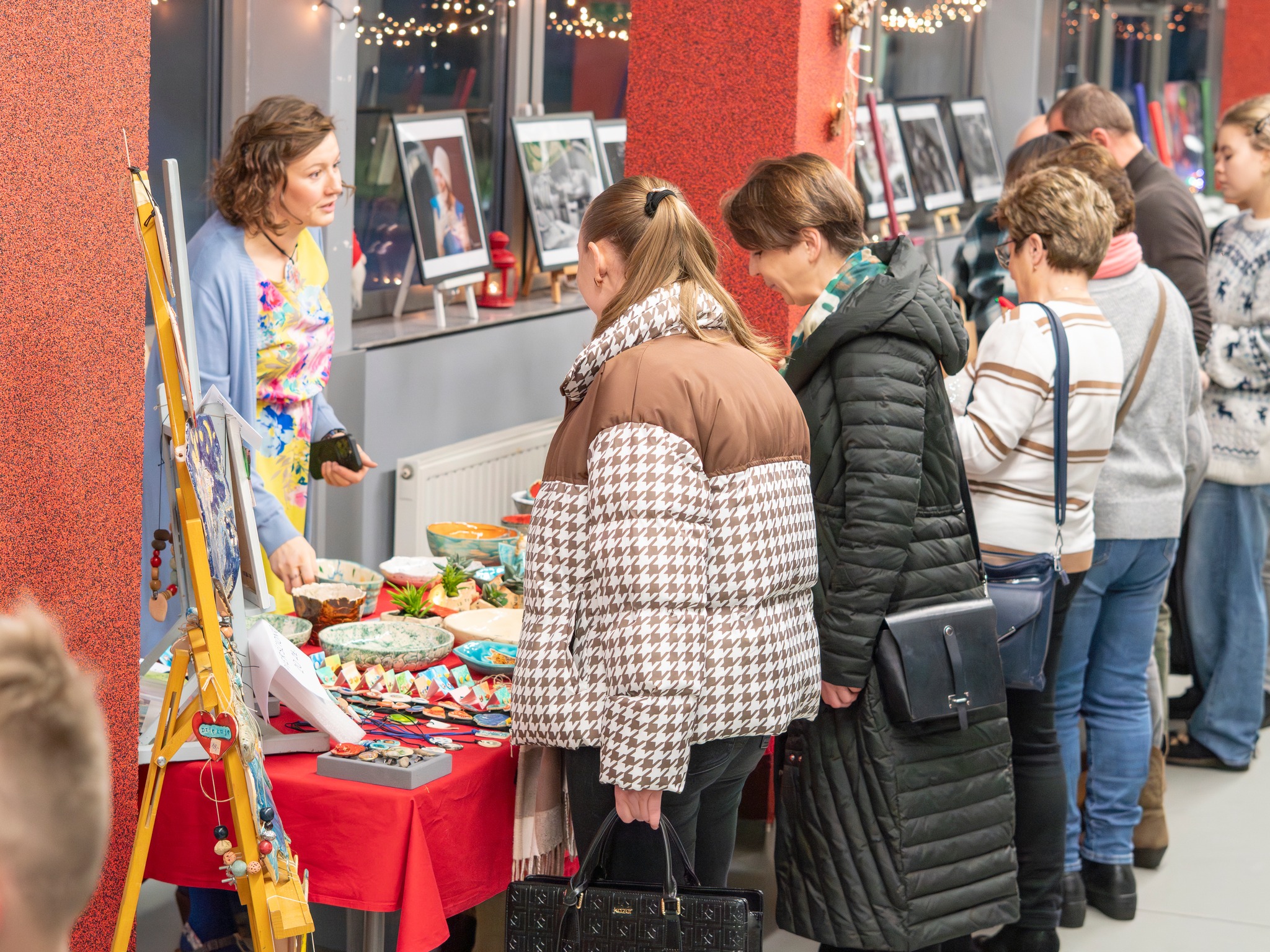 kiermasz przedmiotów wykonanych przez osoby z niepełnosprawnościami