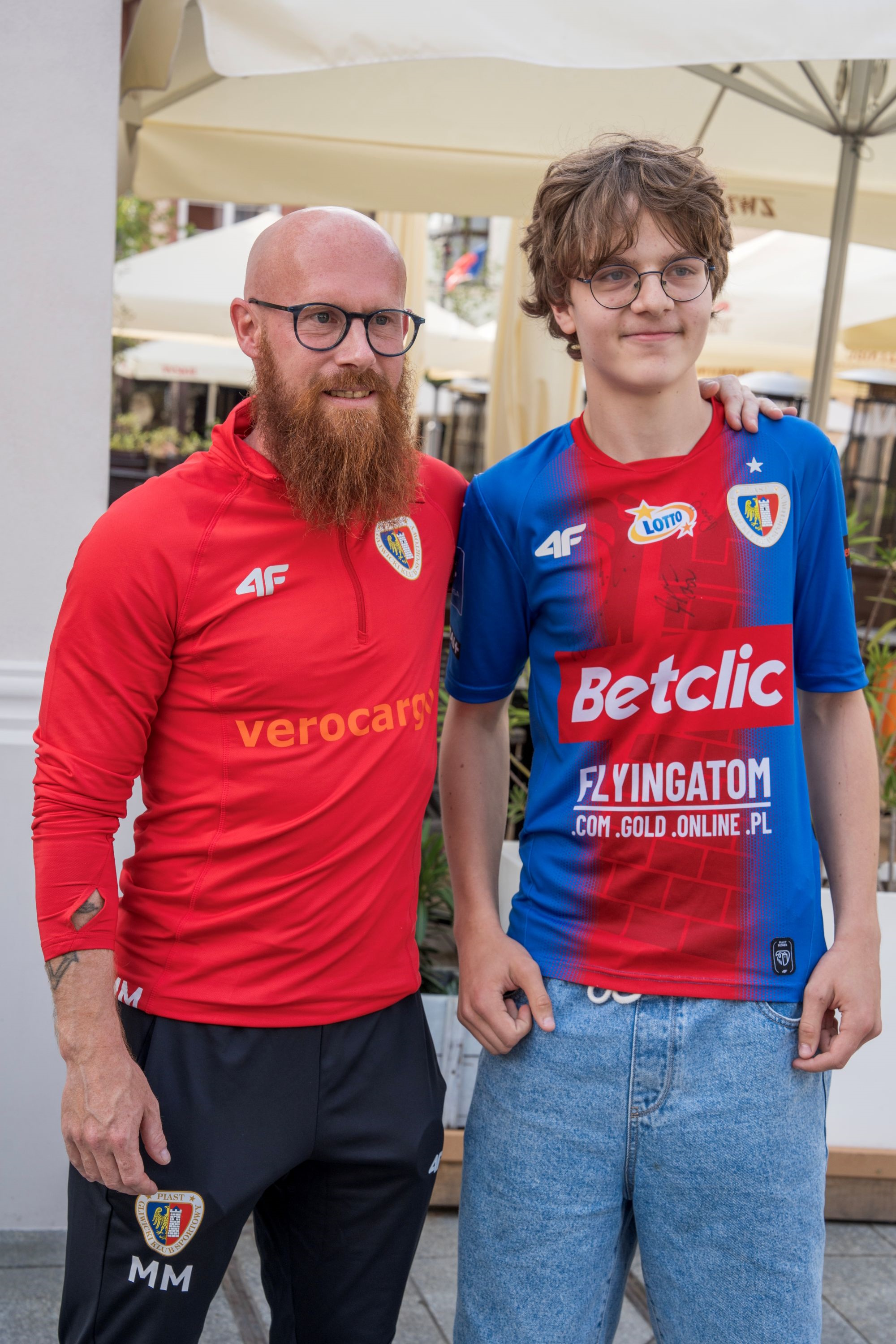 dwóch mężczyzn