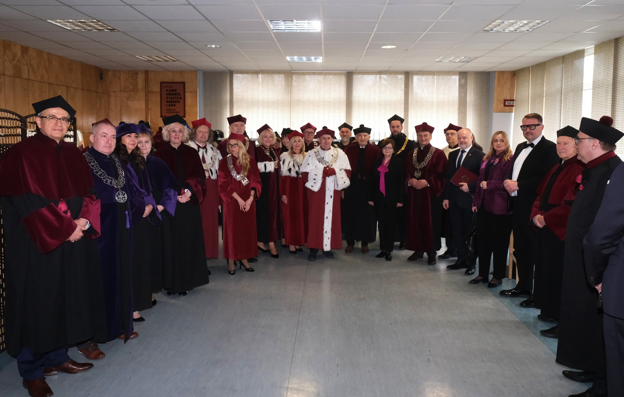 fot. SUM Zdjęcie profesora Buzka wśród gości