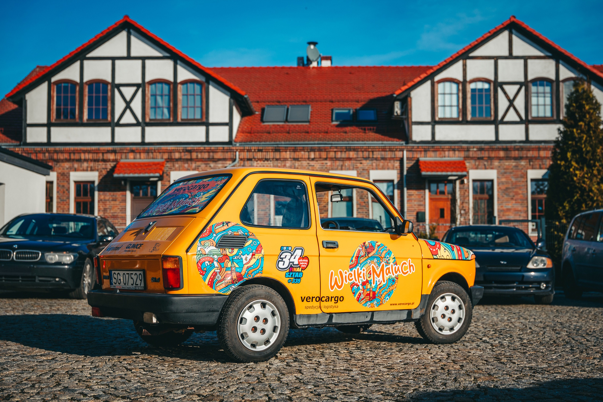 Żółty Fiat 126p