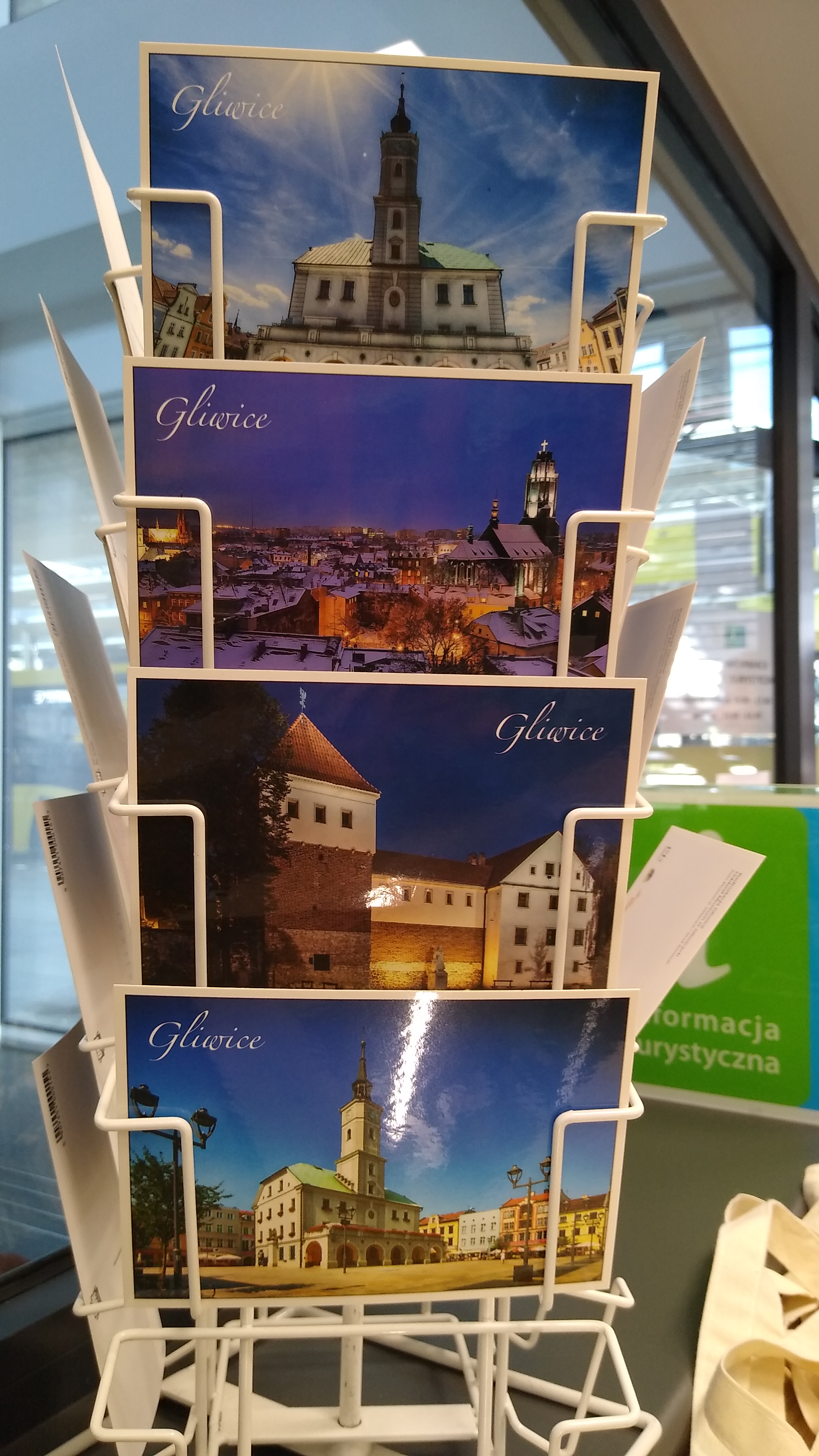 kartki z Gliwic na stojaku