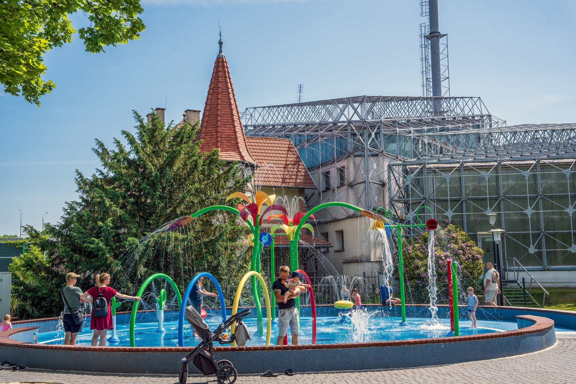 Fot. G.Ożga/UM Gliwice dzieci bawią się w wodnym placu zabaw