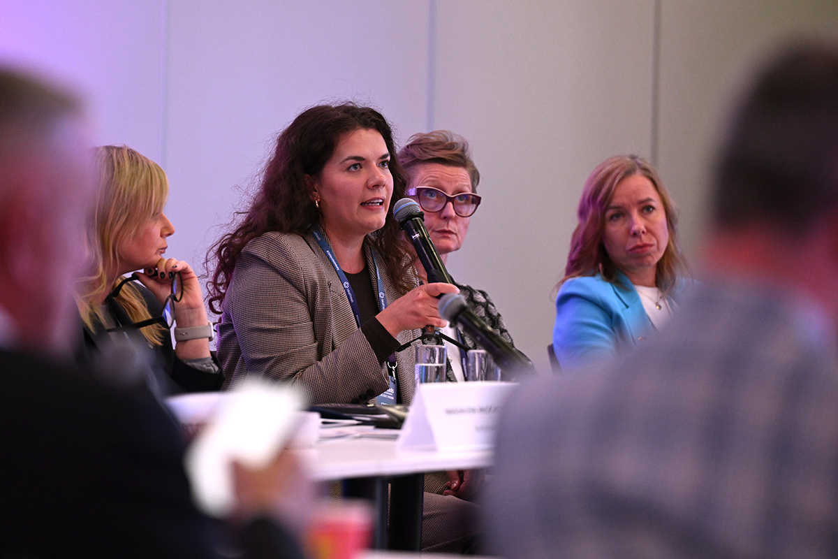 kobiety i mężczyźni