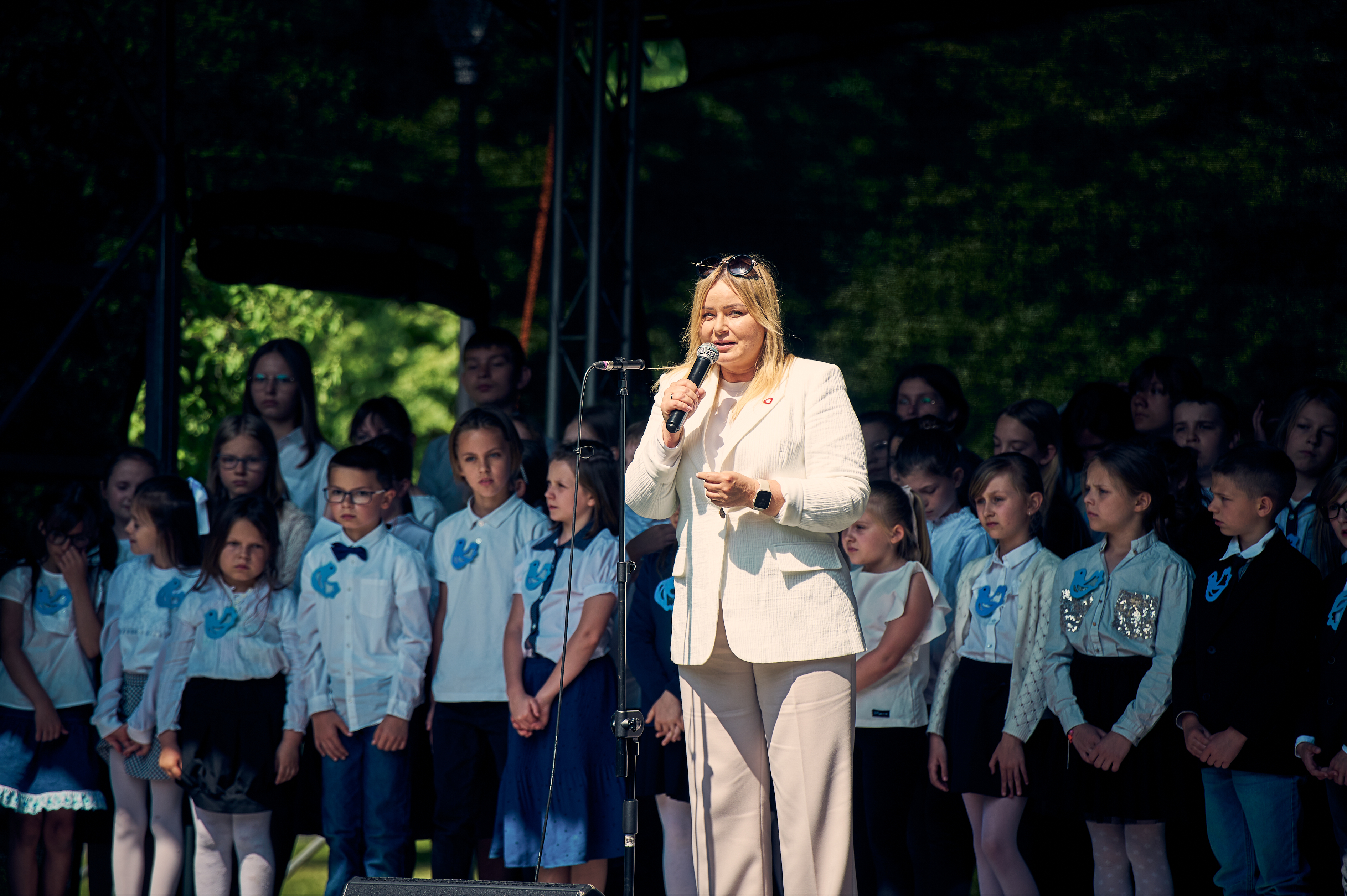 Prezydentka Gliwic Katarzyna Kuczyńska-Budka przemawiająca ze sceny