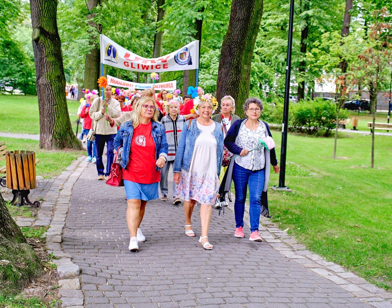 Zdjęcie z Pikniku Seniora w parku