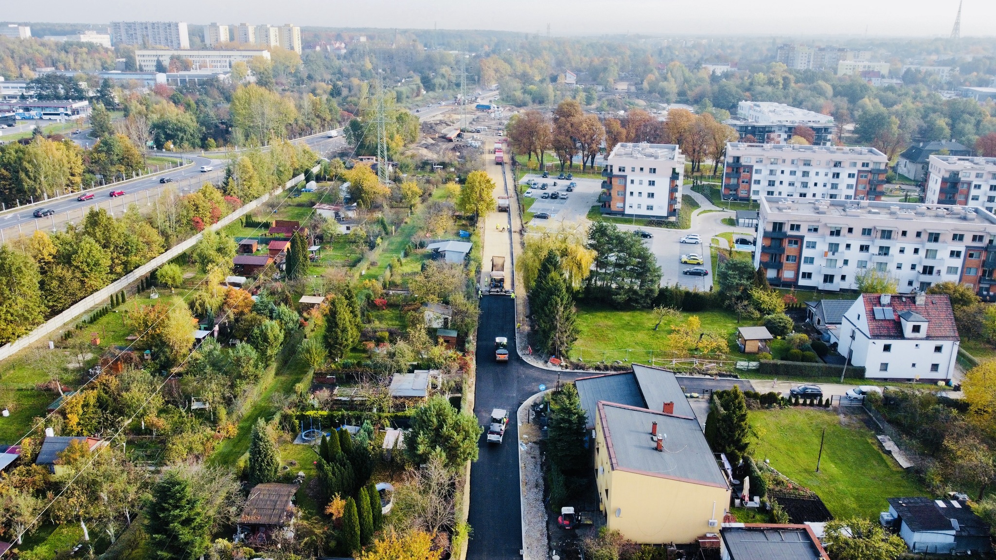 ulica, budynki, drzewa
