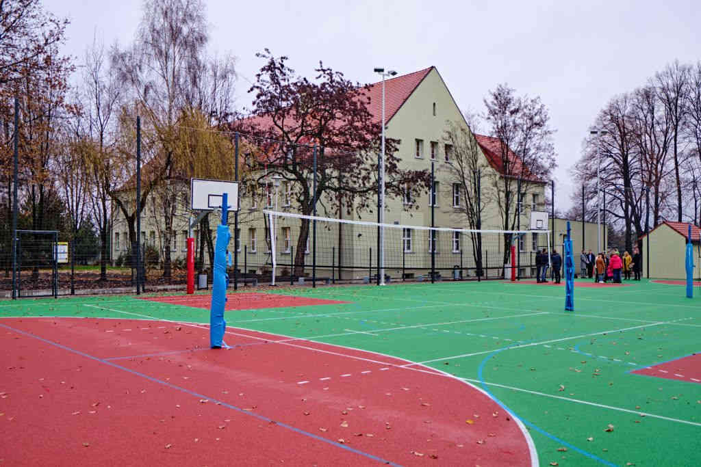 Otwarcie boisk szkolnych przy SP8 w Gliwicach-Bojkowie foto: M. Buksa