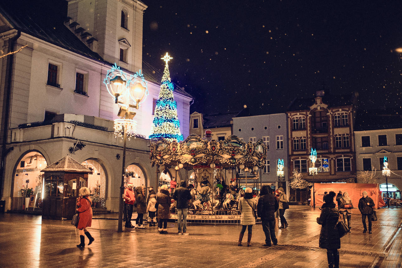 wieczorny Rynek z choinką