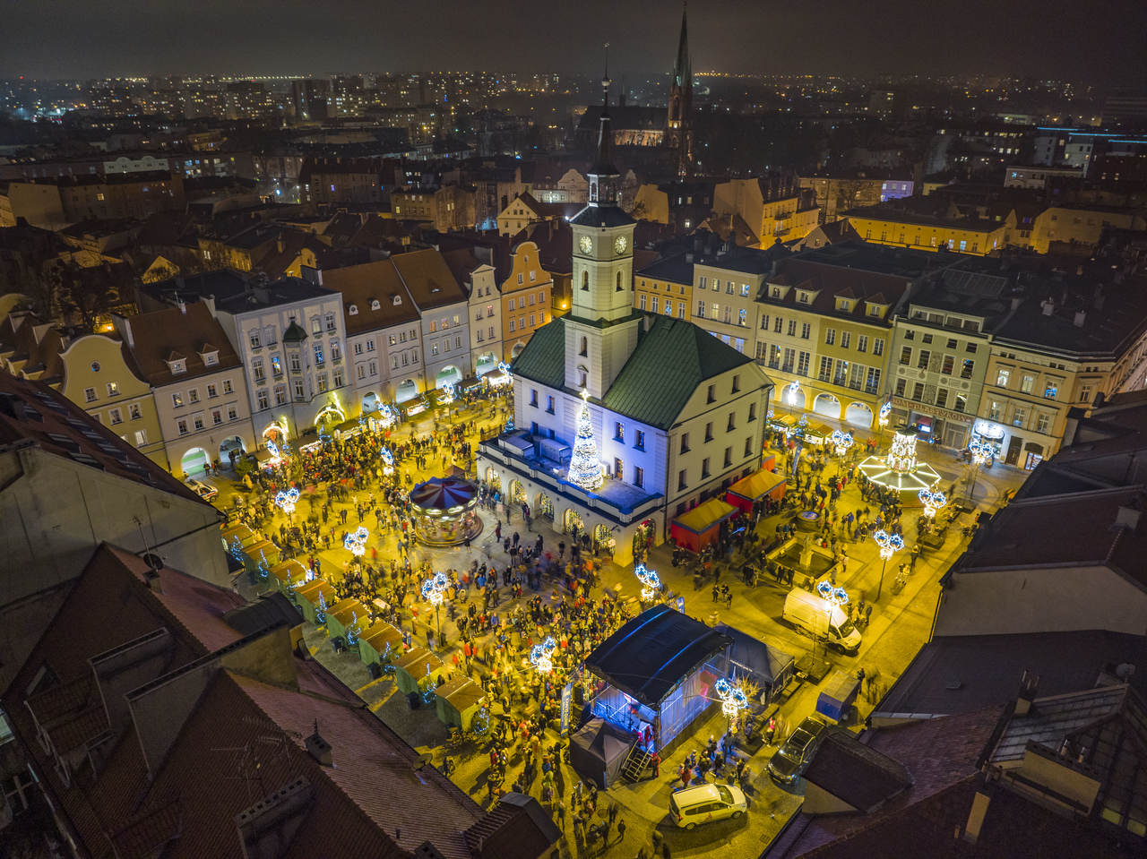 widok z góry na płytę Rynku, wieczór