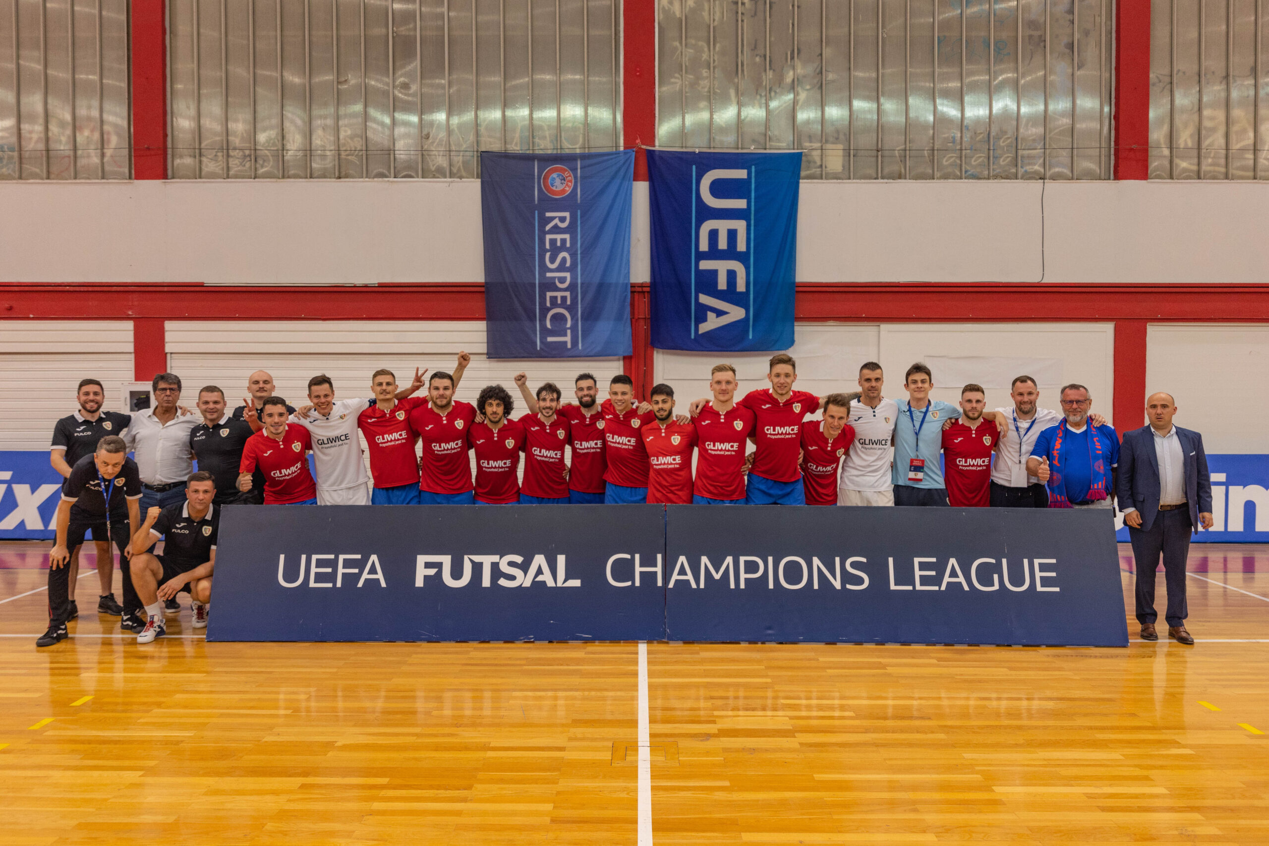 na zdjęciu drużyna futsal Piast Gliwice