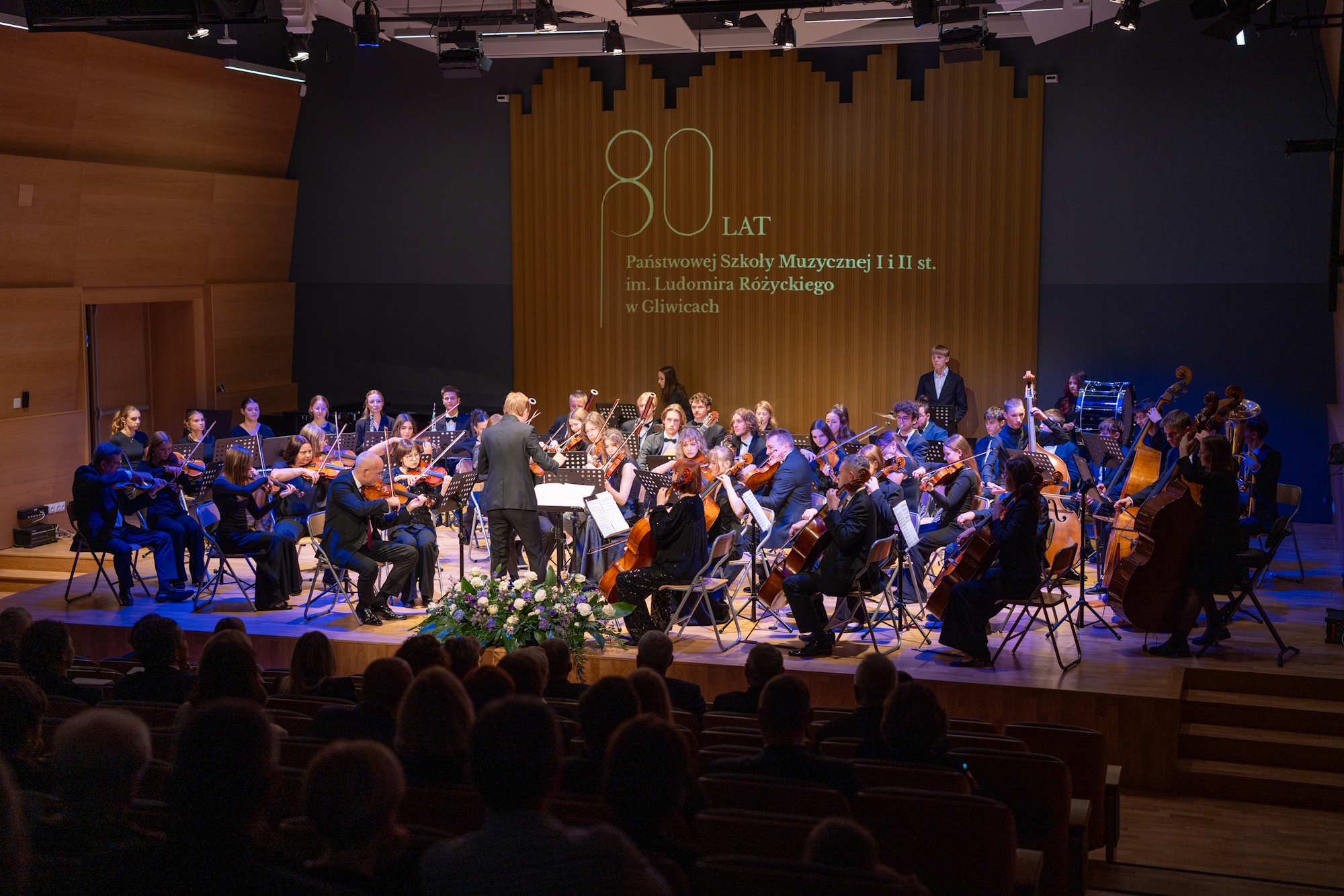 Orkiestra na scenie