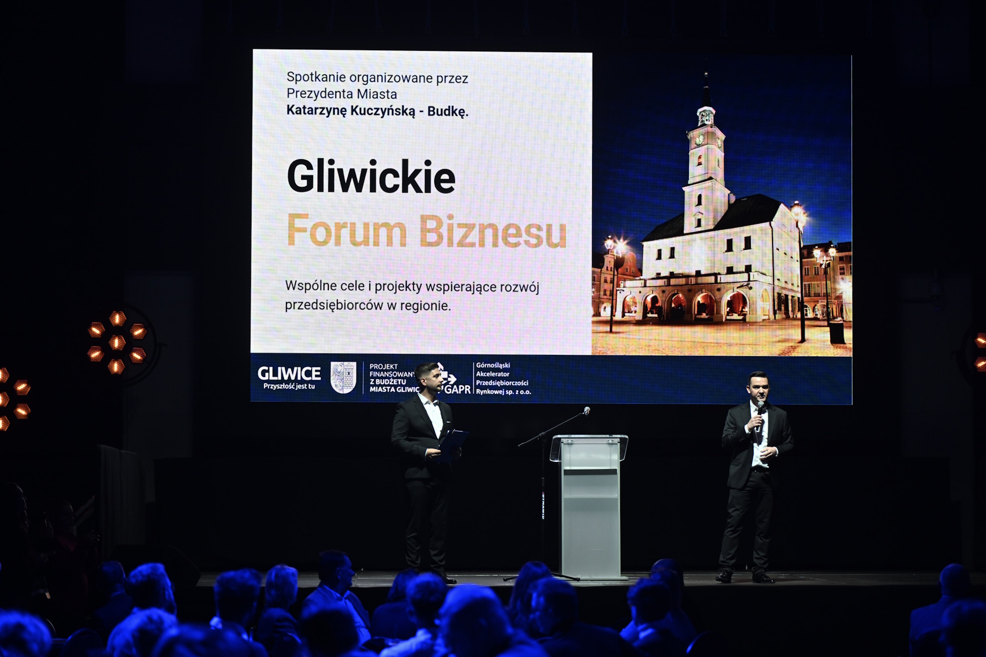 kobiety i mężczyźni