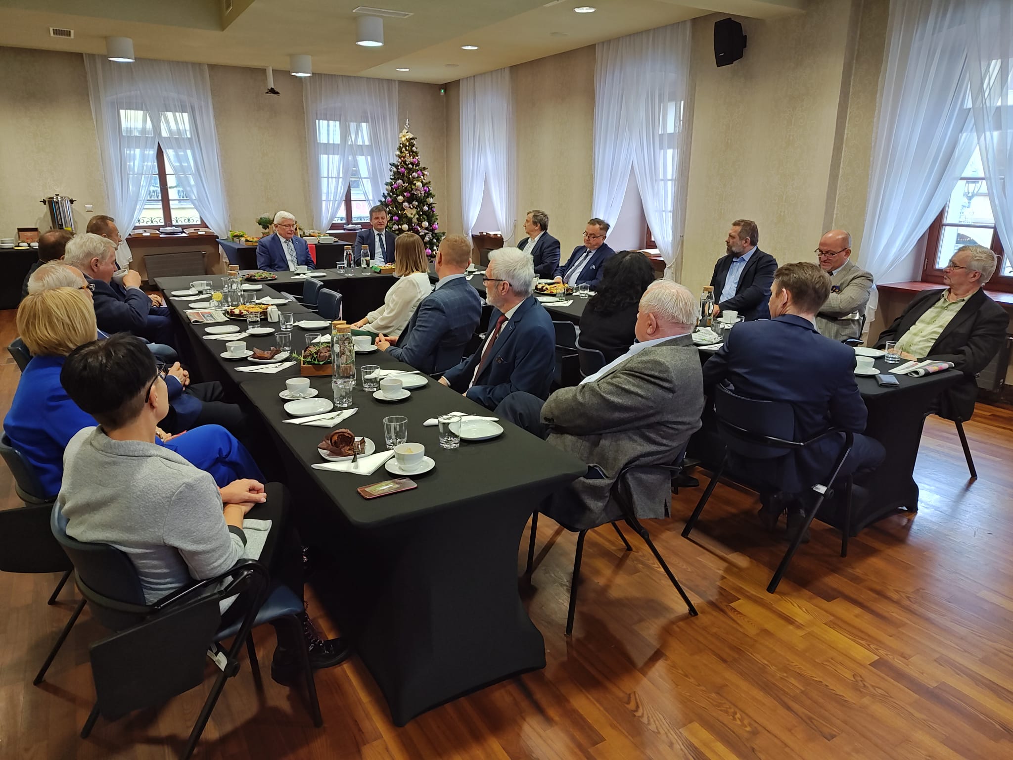 Spotkanie prezydenta Gliwic i jego zastępcy z przedstawicielami gliwickich spółdzielni mieszkaniowych
