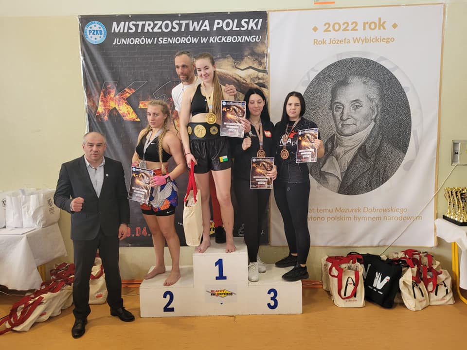 zawodniczka na podium