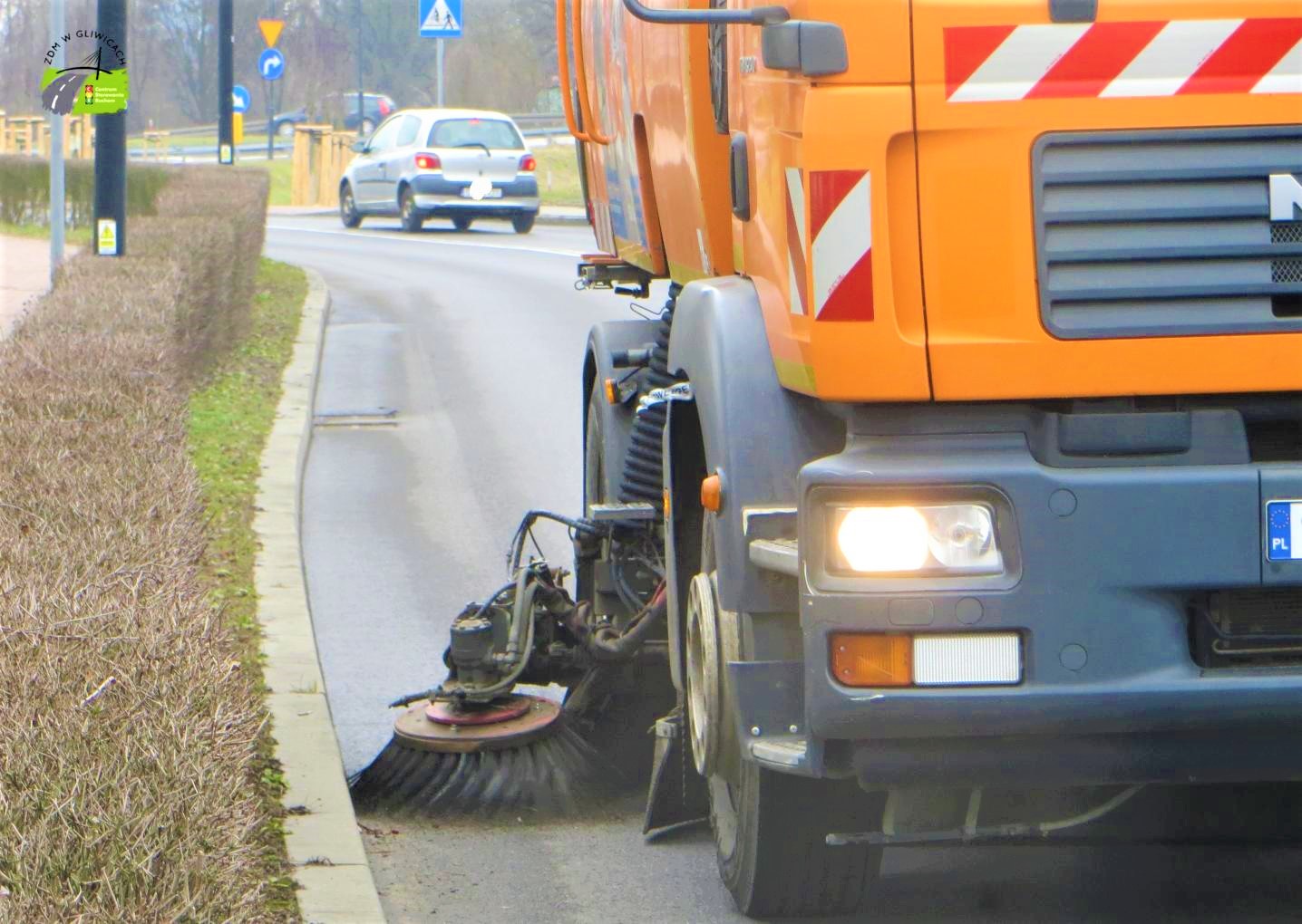 samochód, okrągła miotła