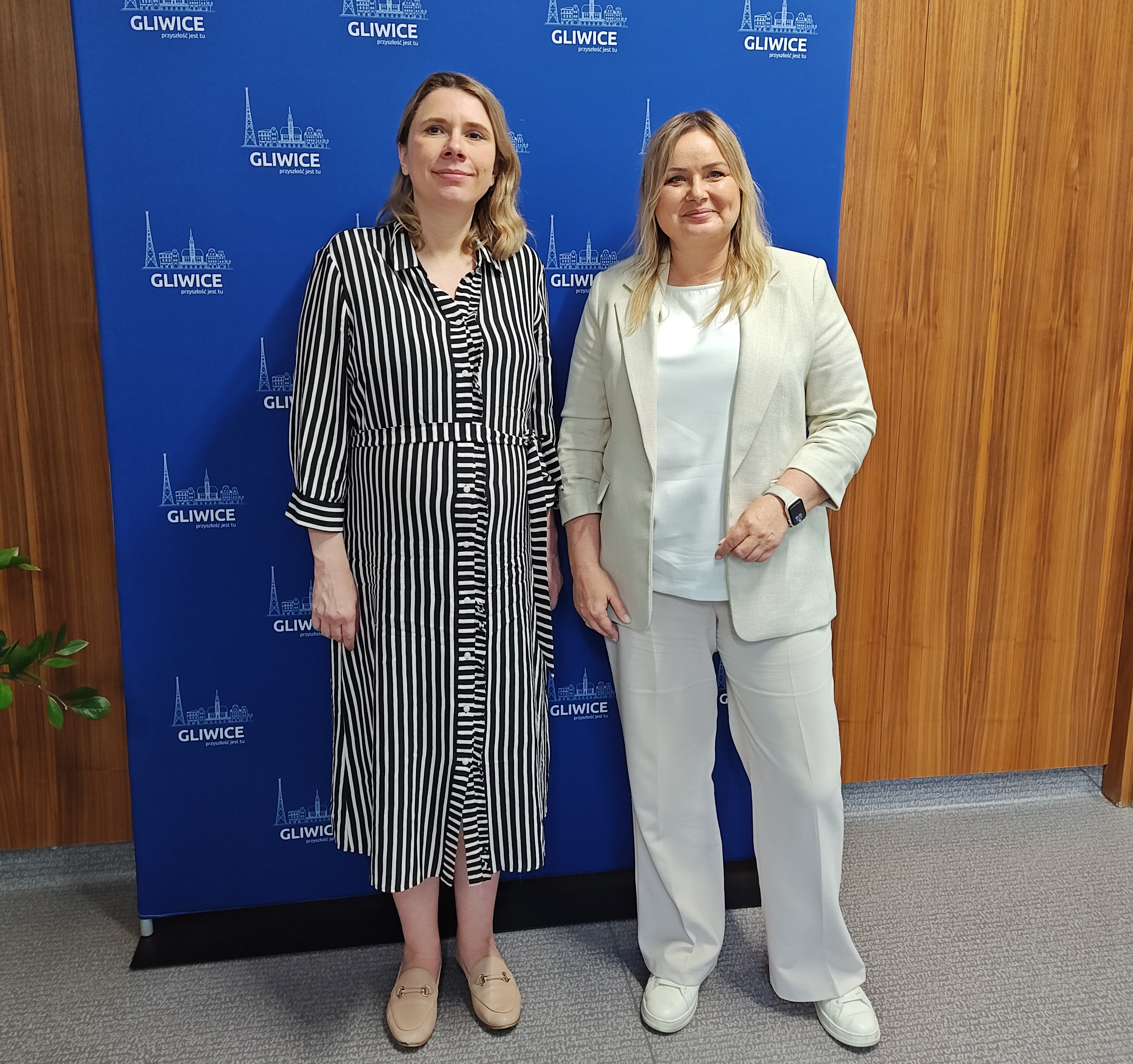 prezydent miasta Katarzyna Kuczyńska-Budka z minister Moniką Sikorą